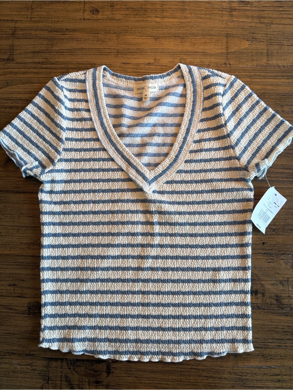 Moa Moa Chambray Cream Striped Short Sleeve V-Neck Top- size medium